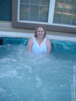 LydiaTHAhottub_028.jpg